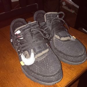 Black Nike Off Whites 9.5 in Men w/ EXTRA Laces